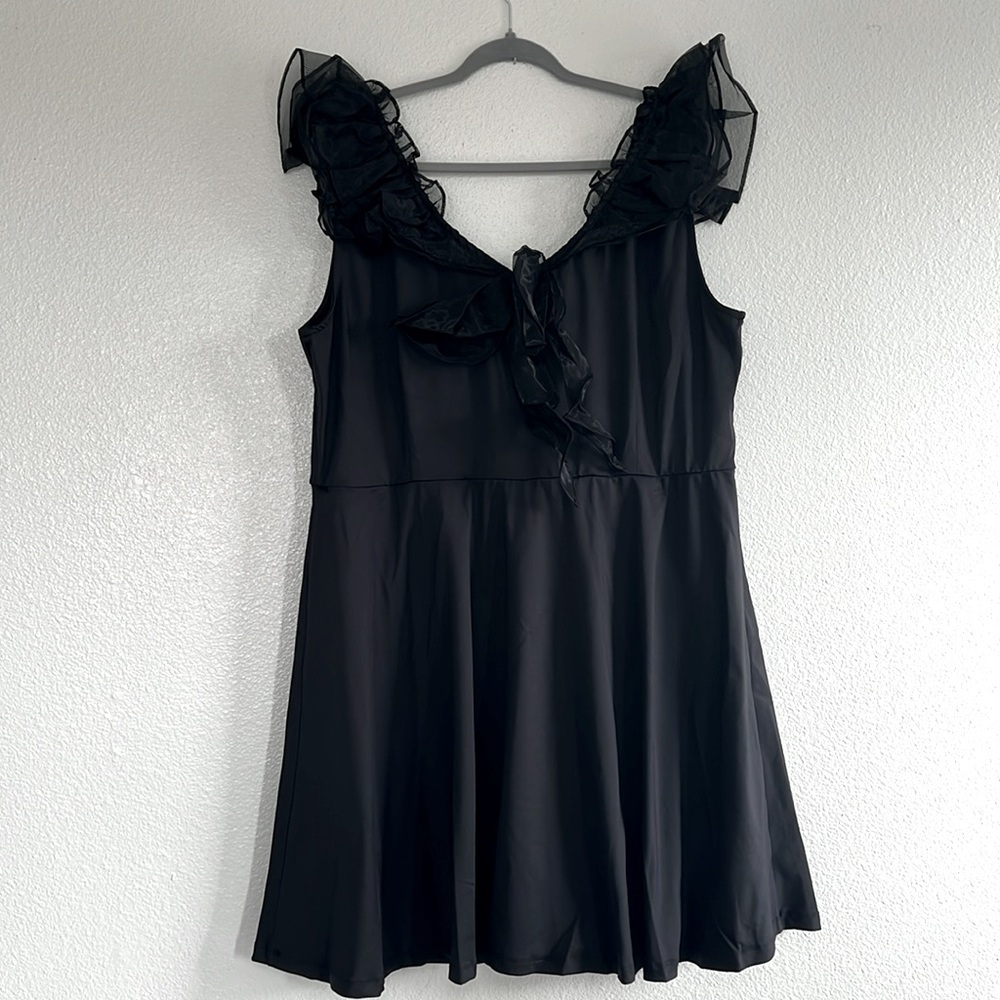 Black dress with sheer ruffle accents, size 3X - Picture 6 of 7